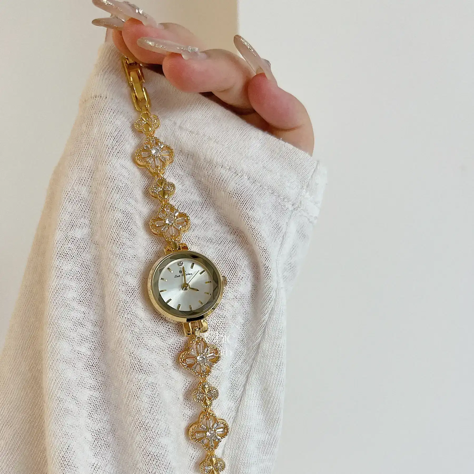 Dainty Gold Petal Shape Bracelet Zircon Watch for Women