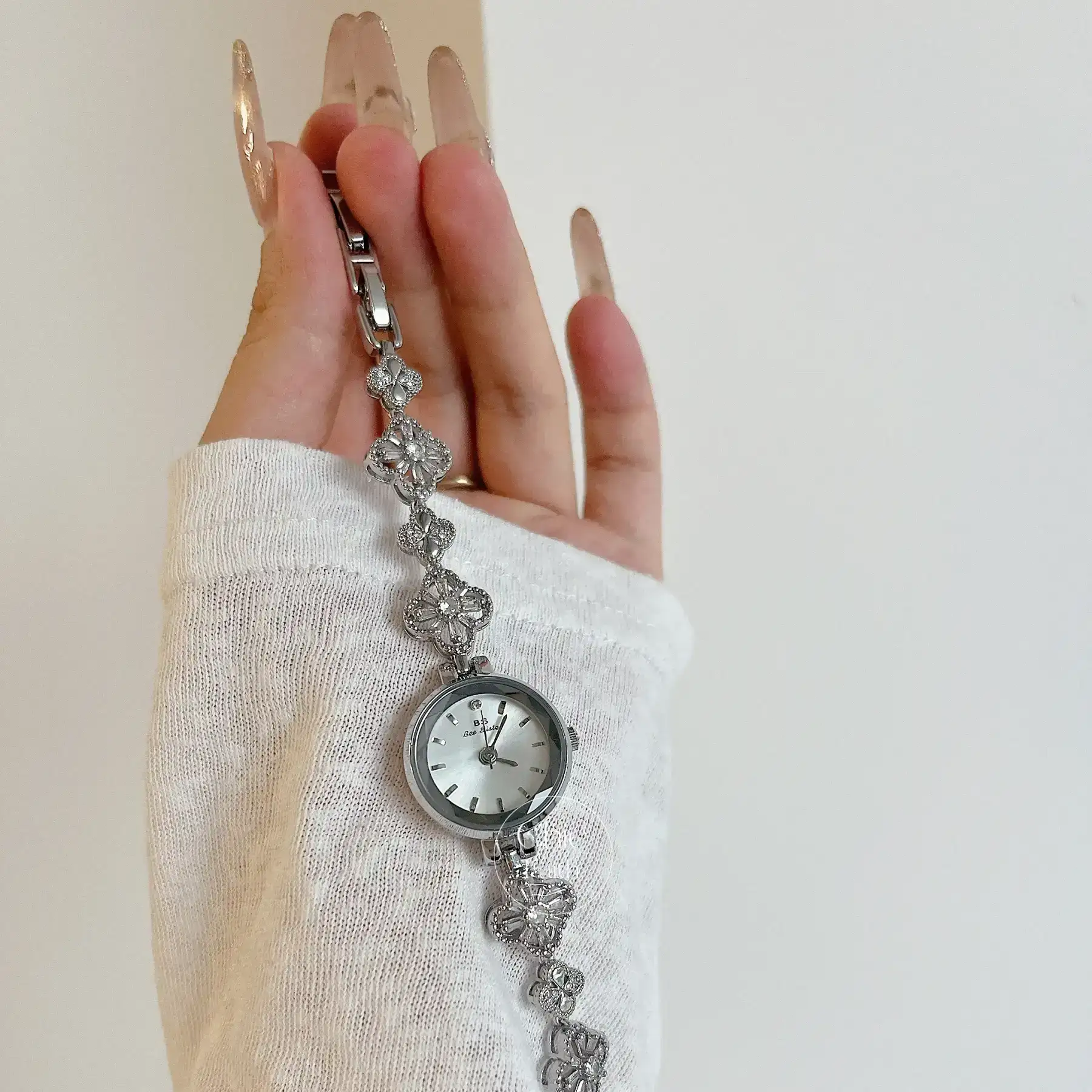 Dainty Gold Petal Shape Bracelet Zircon Watch for Women