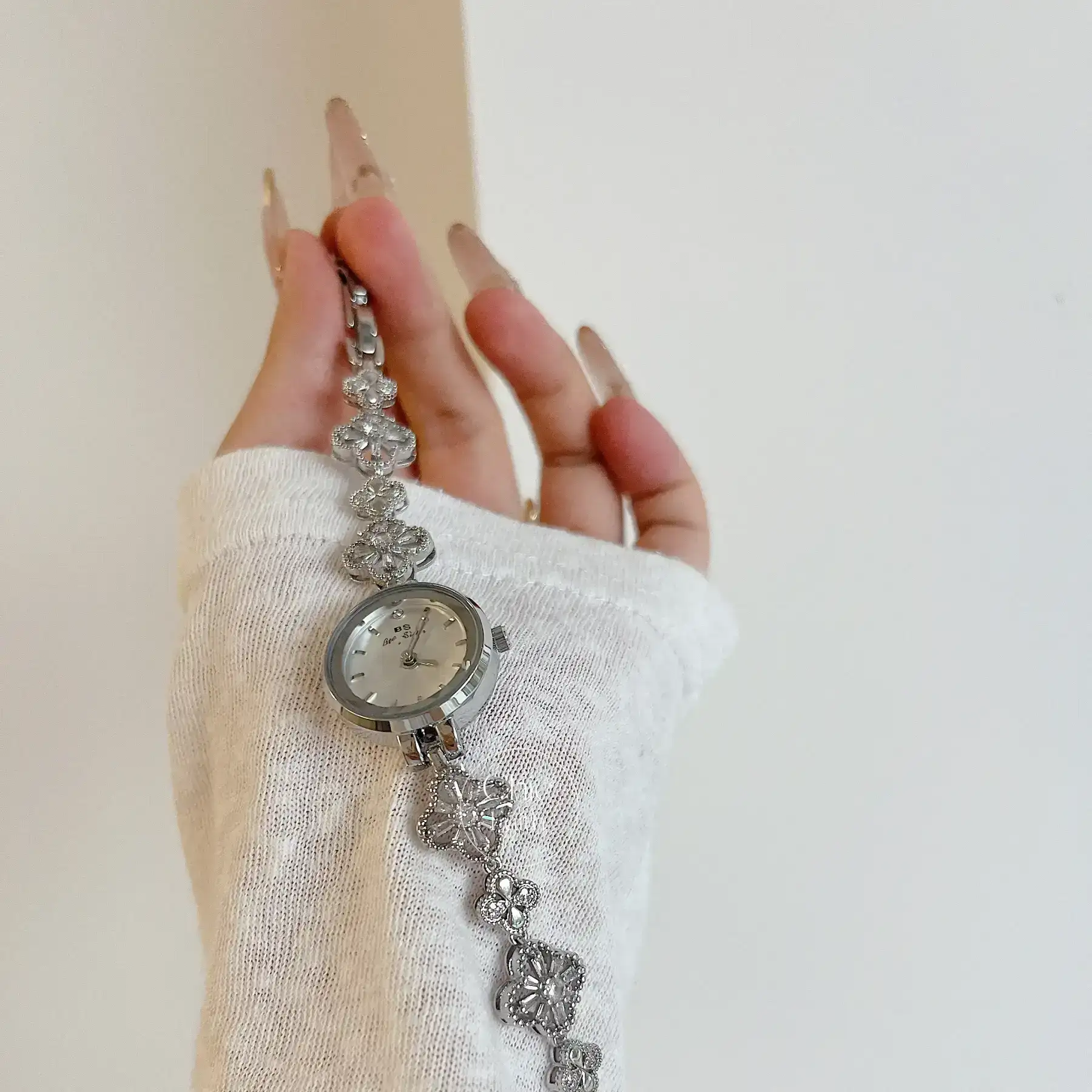 Dainty Gold Petal Shape Bracelet Zircon Watch for Women