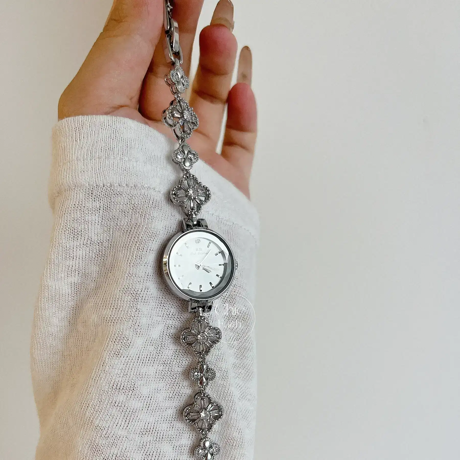 Dainty Gold Petal Shape Bracelet Zircon Watch for Women