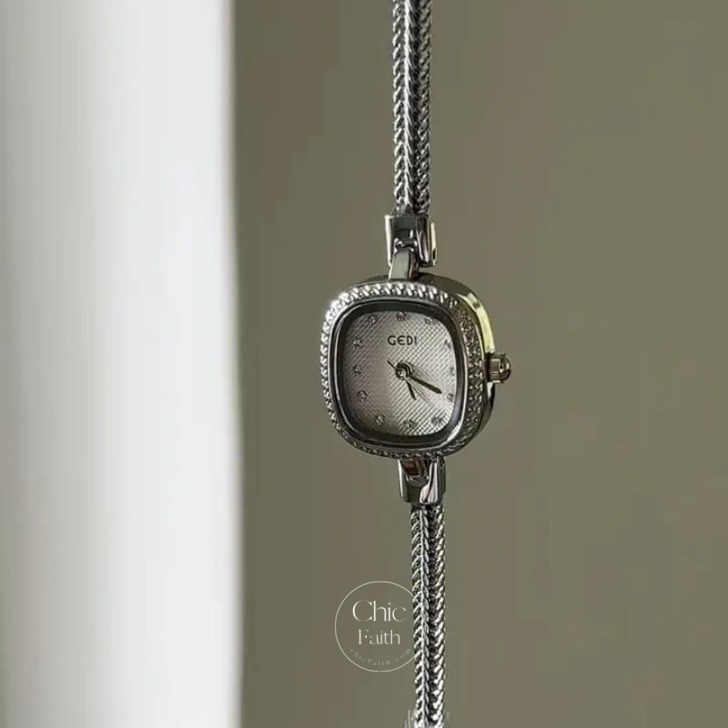Minimalist Chic Gold/Silver Square Dial Watch for Women Small Face Thin Chain Ladies Watch