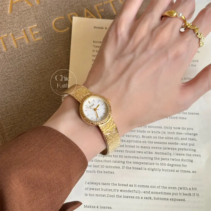 Vintage-Inspired Gold/Silver Round Dial Ladies Watch Classic Small Face Watch