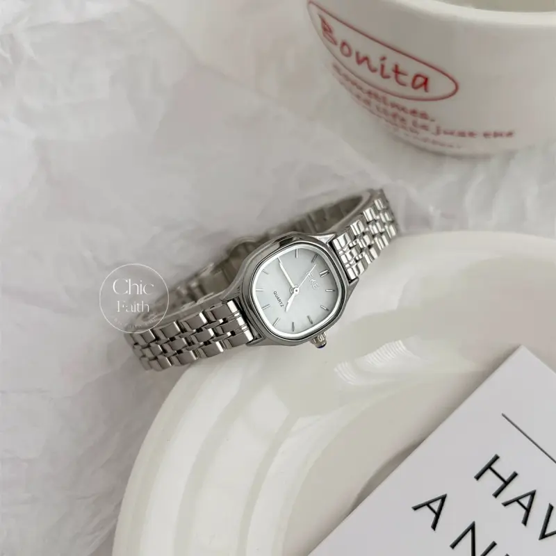 Vintage-Inspired Emerland Green Dial Gold/Silver Bracelet Women's Watch