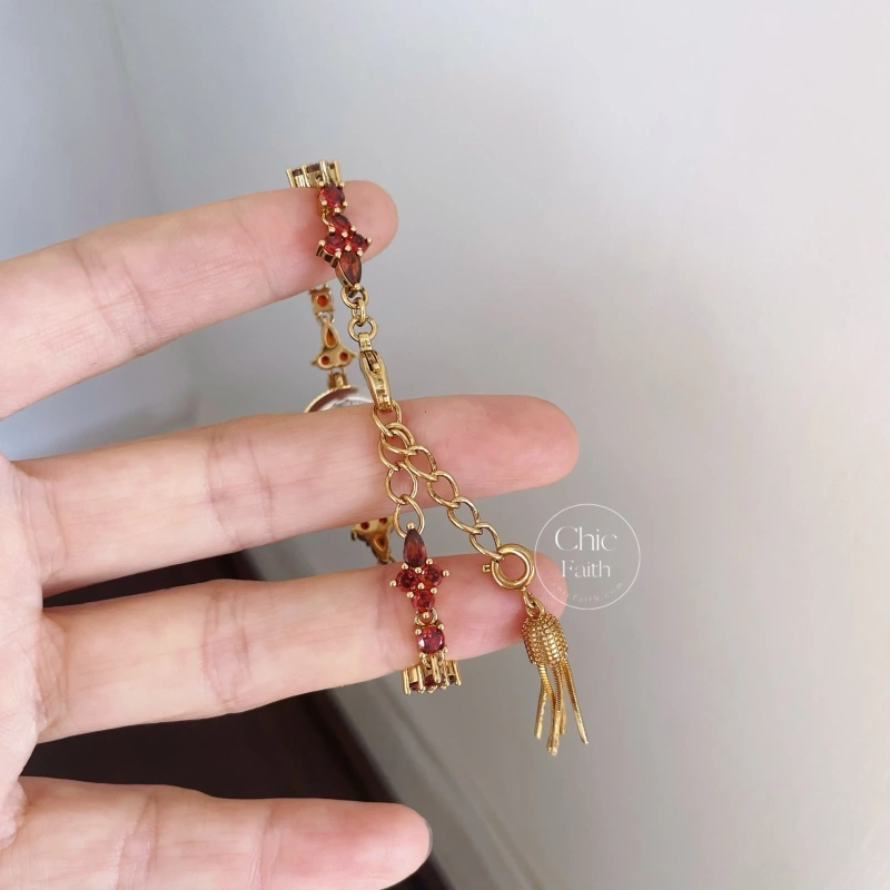 Vintage-Inspired Gold Round Face Red Gemstone Slim Chain Watch for Women
