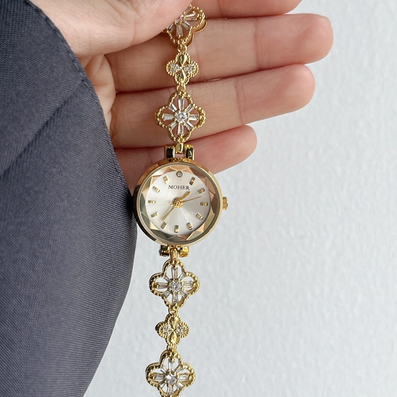 MoHer Watch Gold Round Clover Crystal Bracelet Women‘Watch