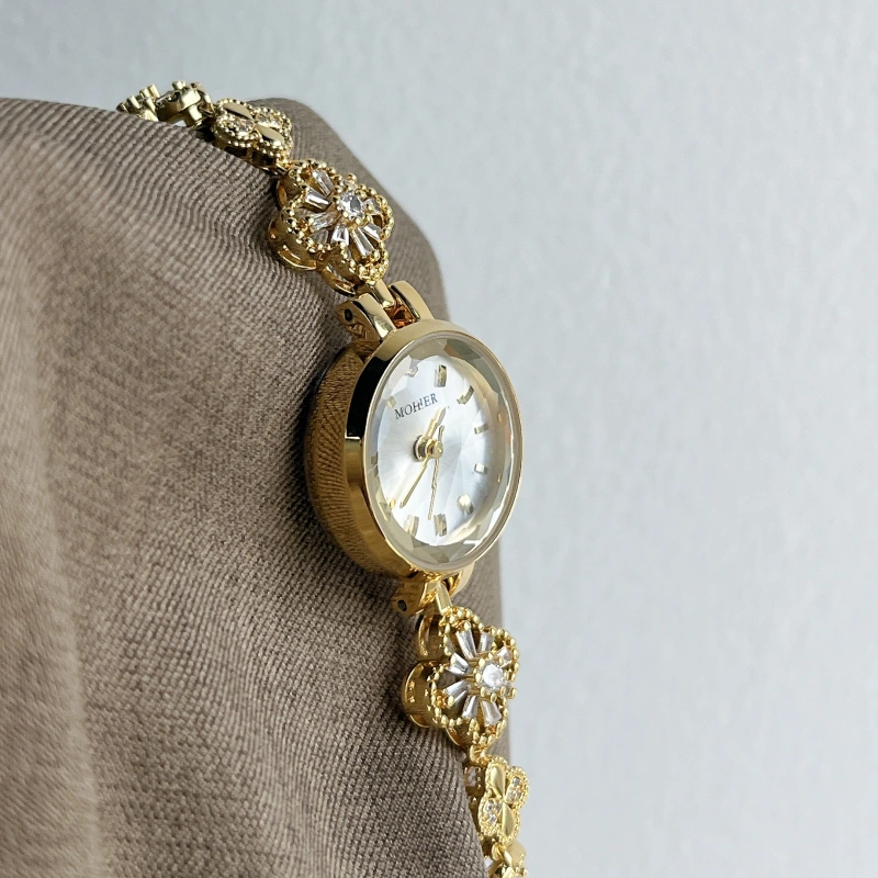 MoHer Watch Gold Round Clover Crystal Bracelet Women‘Watch